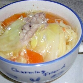 豚肉入り中華風スープ